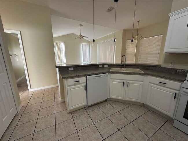 Building Photo - 2988 Howland Blvd