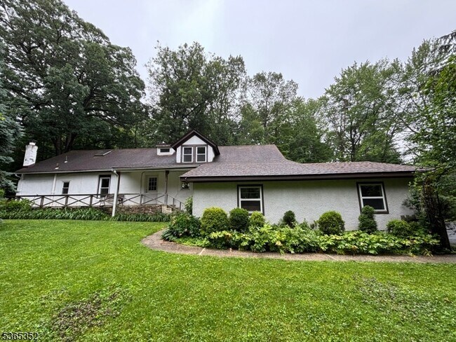 Primary Photo - 22 Hillcrest Rd