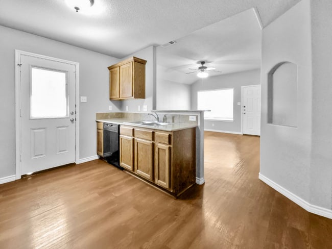 Building Photo - 511 Kacie Dr