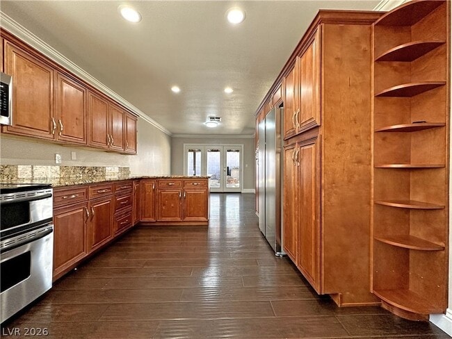 Building Photo - 2414 La Casa Dr