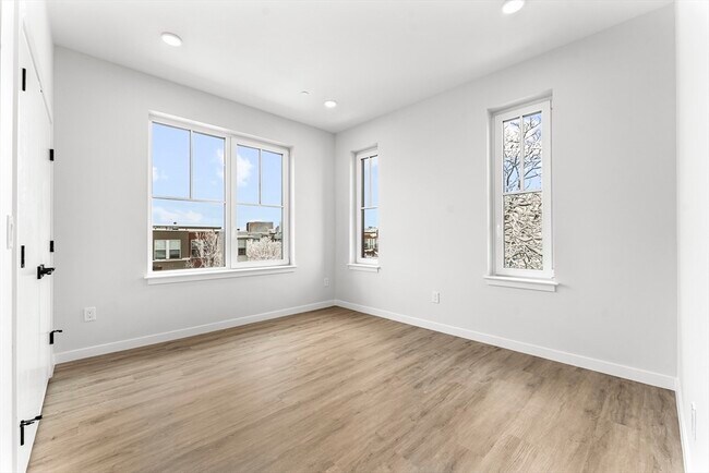 Building Photo - 24-28 Mt Pleasant St