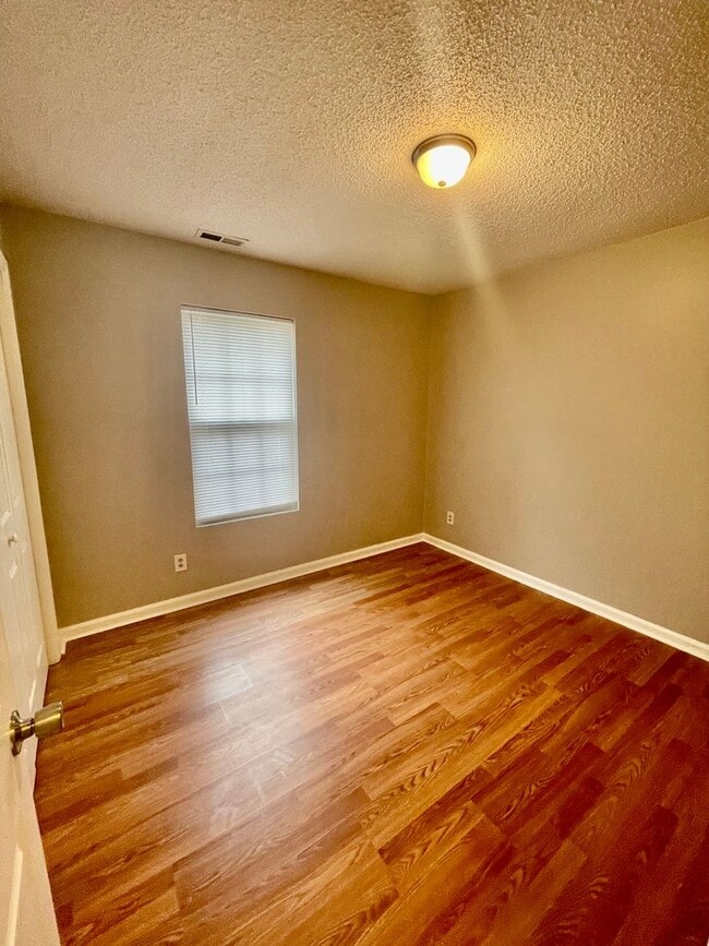 Building Photo - 6019 Double Rein Rd