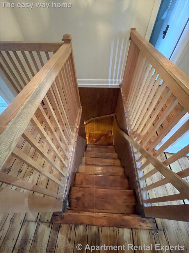 Building Photo - 14 Chestnut St