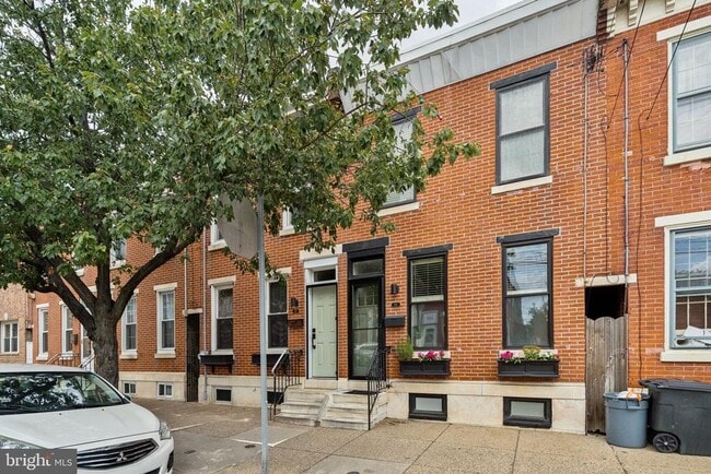 Building Photo - 161 Mifflin St
