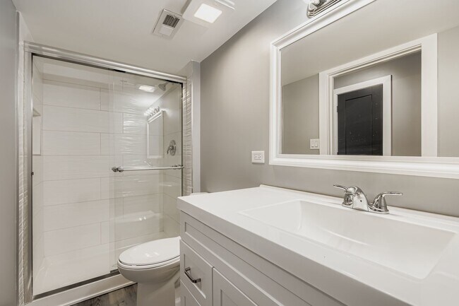 Building Photo - 5611 Allemong Dr