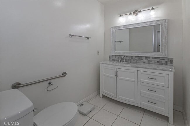 Building Photo - 18639 Liggett St