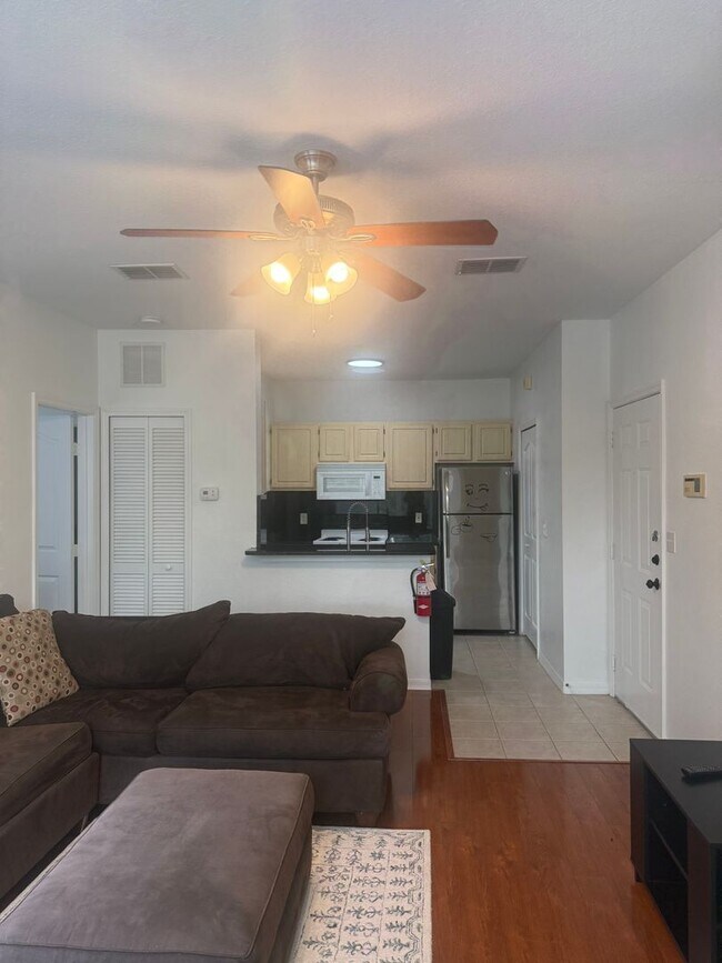 Building Photo - 8927 Legacy Ct