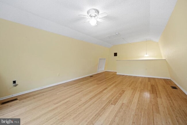 Building Photo - 153 Thoreau Dr