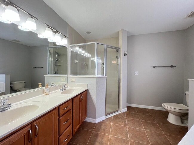 Building Photo - ***Beautiful Townhome Available in Woodland Villages