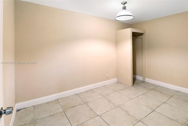 Building Photo - 5975 NW 25th Ct