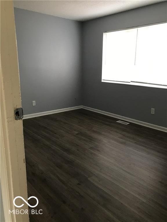 Building Photo - 9444 English Oak Dr