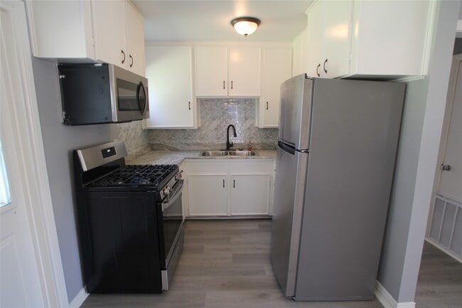 Building Photo - 1207 Trimm Ave