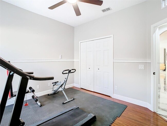 Building Photo - 16829 Midsummer Ln