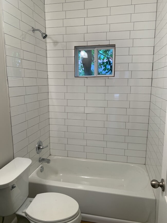 Building Photo - 2212 Yancey Ave