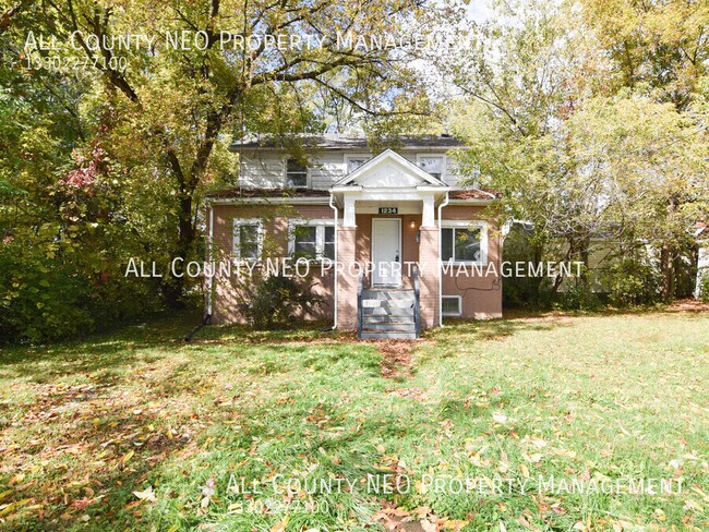 Building Photo - 1234 Winton Ave