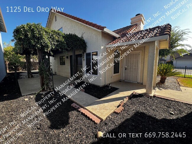 Building Photo - 1125 Del Oro Way