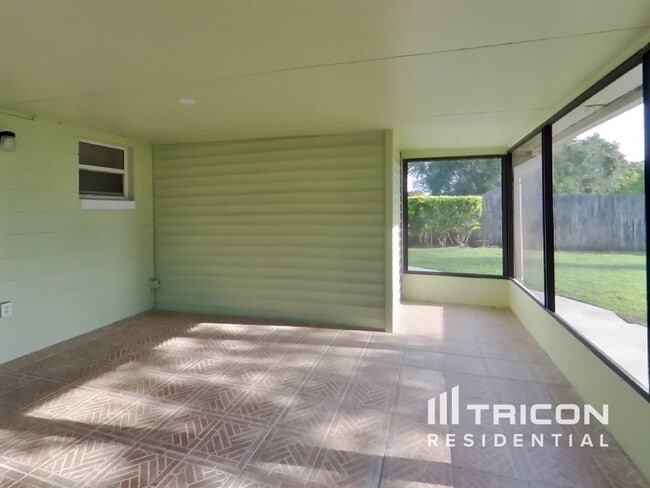 Building Photo - 12765 Ohio Woods Ln