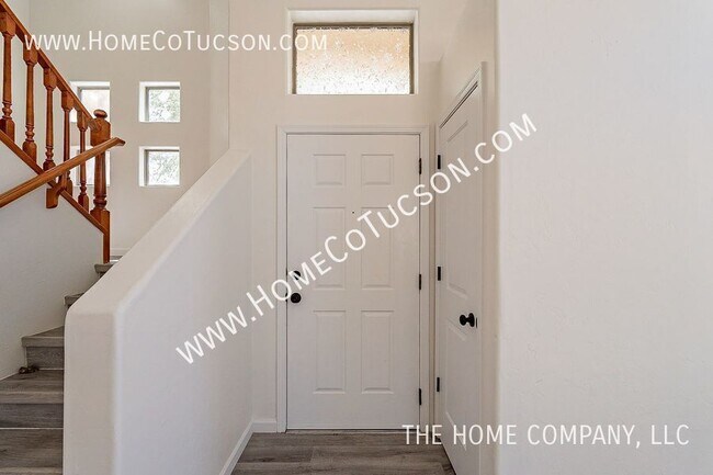 Building Photo - 6645 E Gehrig Ln