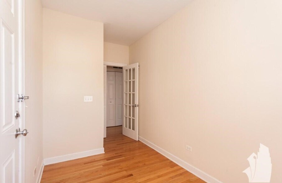 Building Photo - 3244 N Clifton Ave
