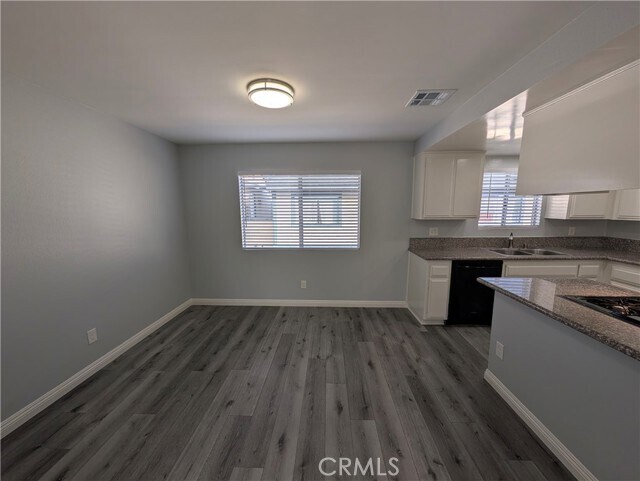 Building Photo - 527 E Colorado Blvd