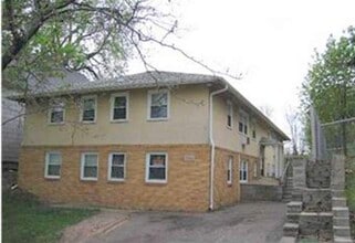Building Photo - 594 Lawson Ave West