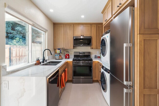 Building Photo - 10921 Polaris Dr