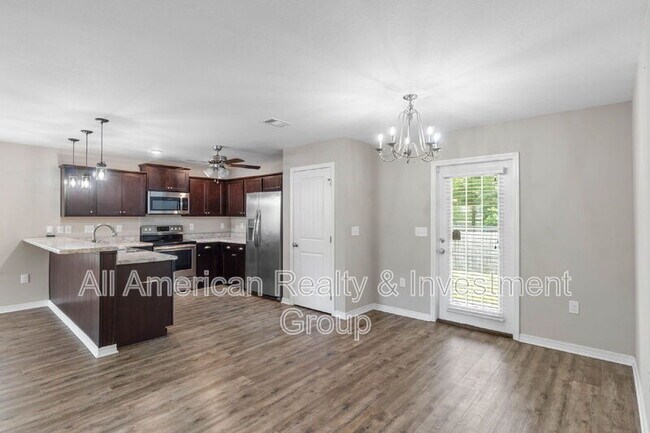 Building Photo - 426 Eisenhower Dr