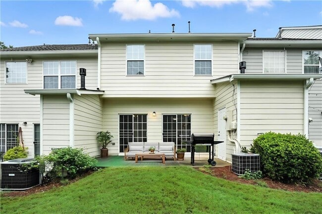 Building Photo - 2263 Leicester Way SE