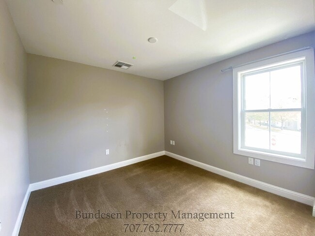 Building Photo - 1581 Cali Ln