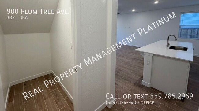 Building Photo - 900 Plum Tree Ave