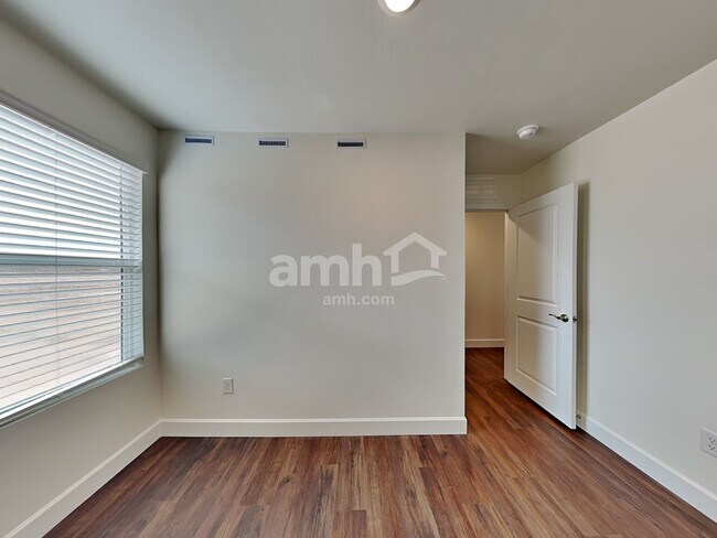 Building Photo - 6505 E Paseo Alga