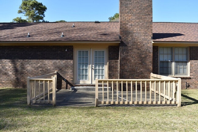 Building Photo - 2372 Orvis St