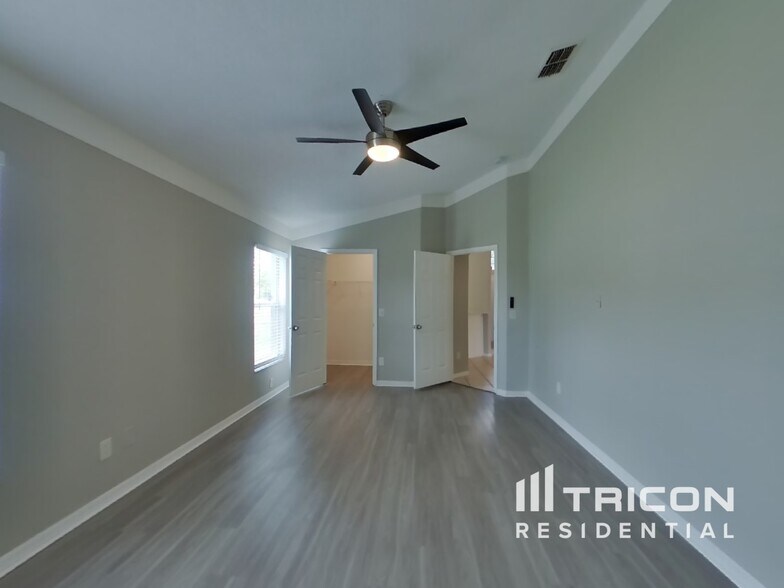 Building Photo - 5740 Rywood Dr