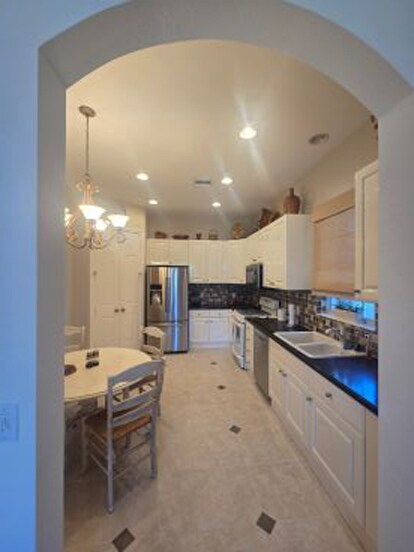 Building Photo - 9142 Cherry Oaks Ln