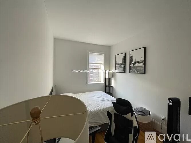 Building Photo - 922 Beacon St