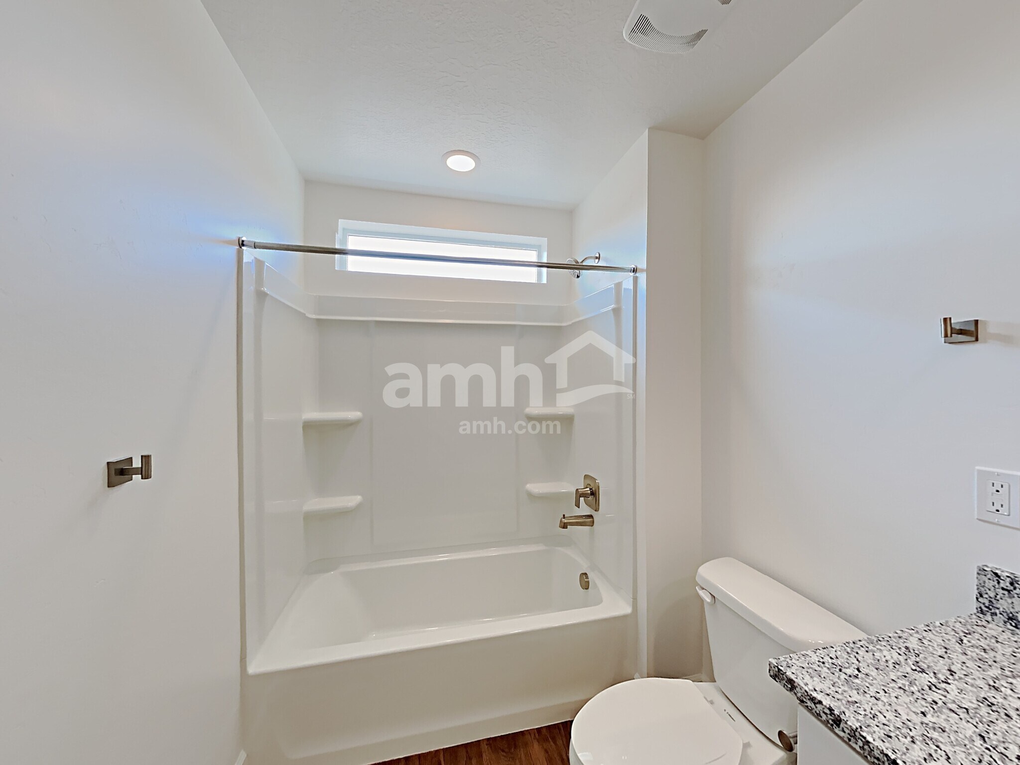 Building Photo - 1318 E White St