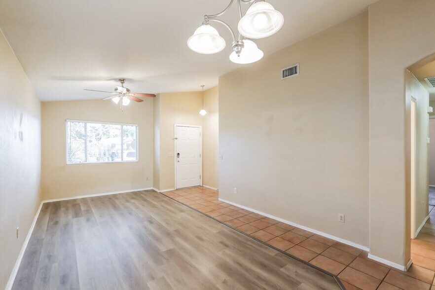 Building Photo - 10179 E Paseo Juan Tabo