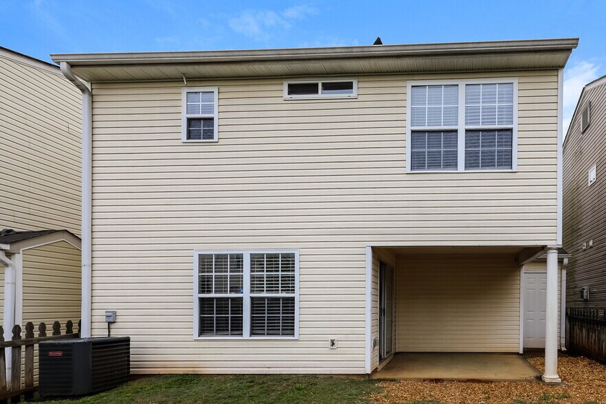 Building Photo - 348 Coral Cir