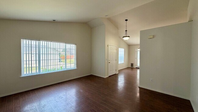 Building Photo - Kennewick Location on Quiet Cul-de-Sac! 3 bed, 2 ba