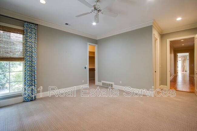 Building Photo - 3549 Lily Ln