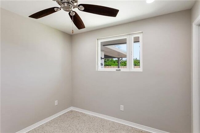 Building Photo - Kenner Beauty!!