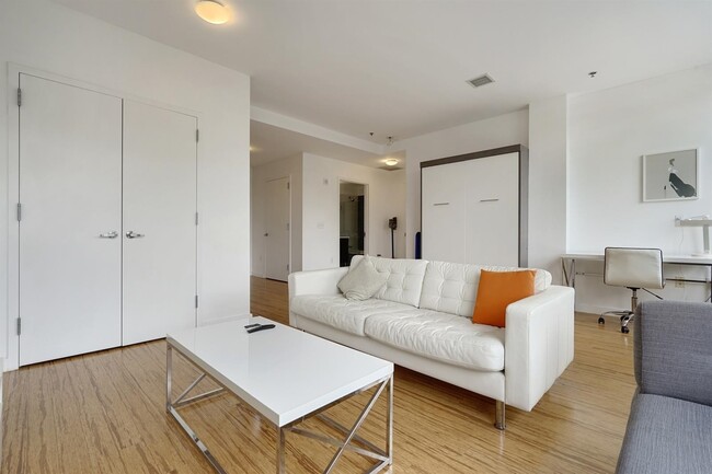 Building Photo - 25 McWilliams Pl