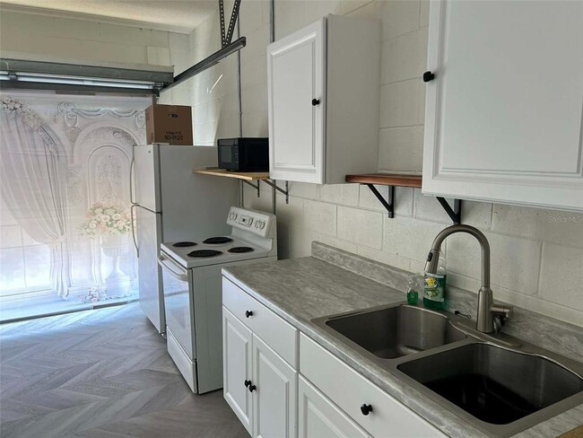 Building Photo - 1203 Cumbrian Lakes Ct