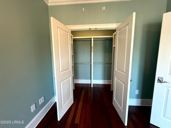 Building Photo - 54 Battery Crk Clb Dr