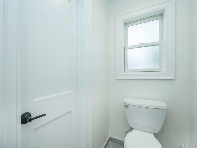 Building Photo - 35 Dunwood Rd