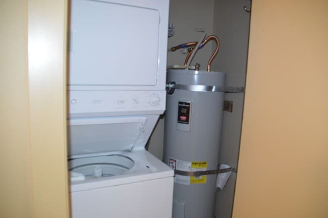 Building Photo - PRICE DROP! Amazing Capitol Hill Studio - ...