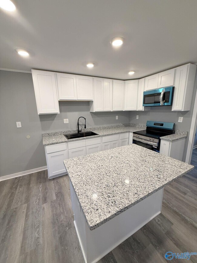 Building Photo - 3316 Clopton St SW