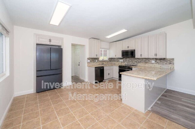 Building Photo - 346 Inkopah St