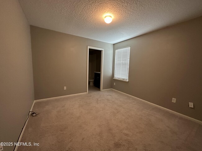 Building Photo - 4578 Silverthorn Dr