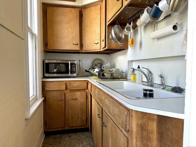 Building Photo - 109 Foster St